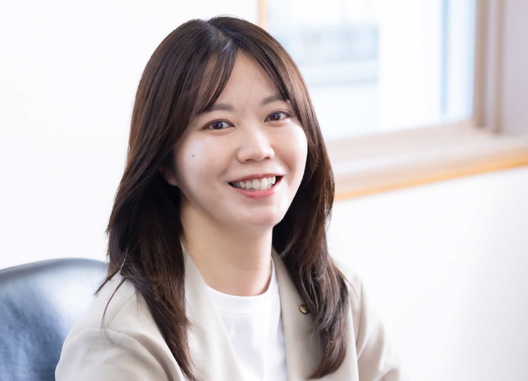 古野 里沙 氏