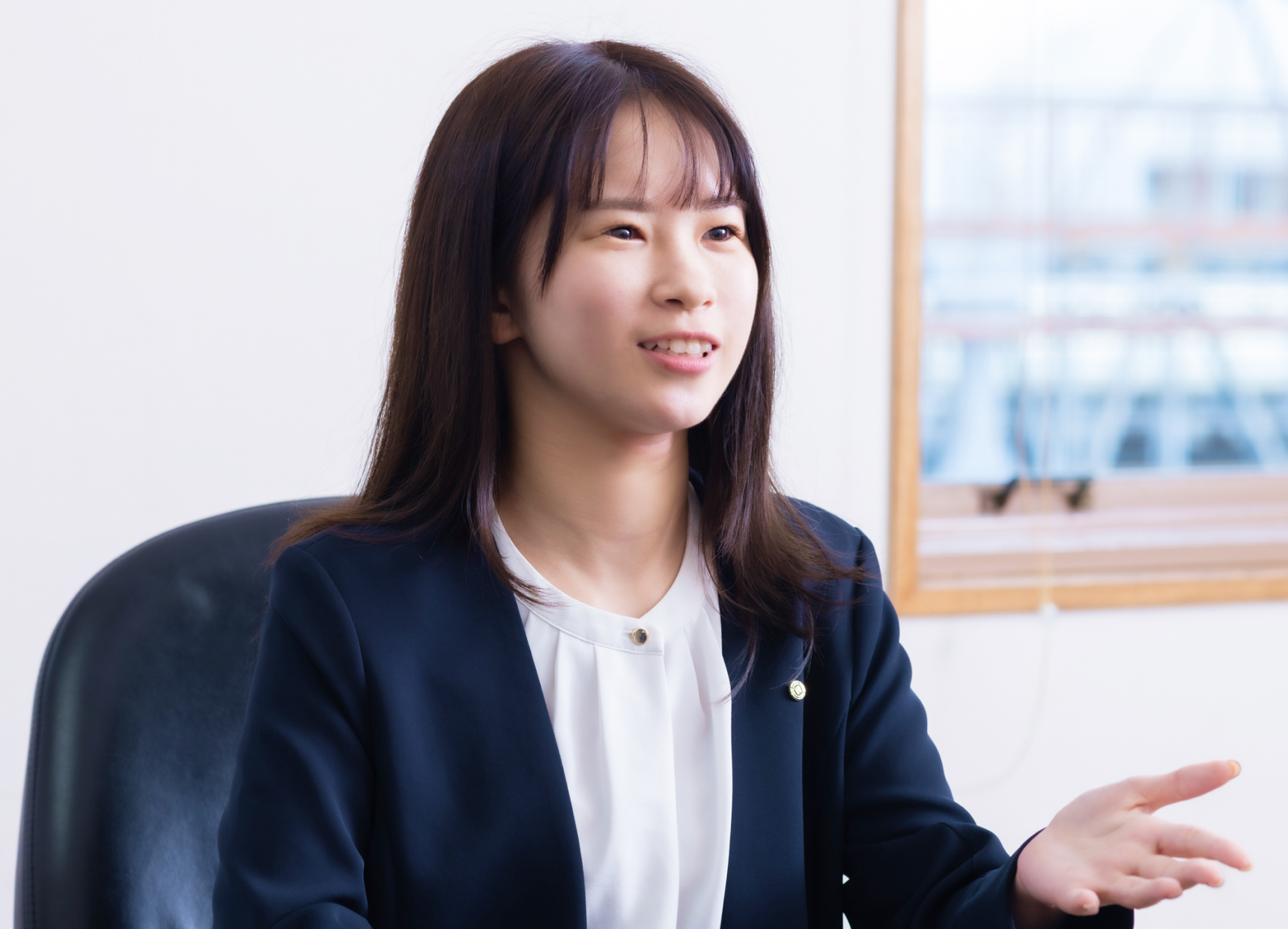 賀本 さくら 氏